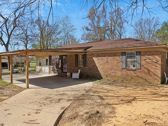 4th image of 145 Broome St