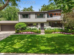 423 S Cranbrook Cross Rd, Bloomfield Hills, MI 48301