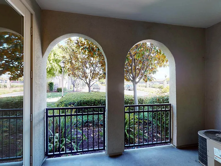 River Terrace — Photo 28