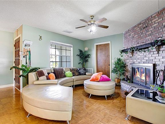 3rd image of 104 Brier Patch Ct