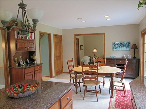 4th image of 10720 Rosewood Ln