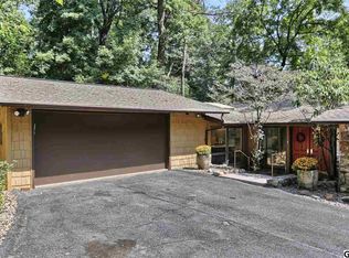 1821 Holly Dr, Harrisburg, PA