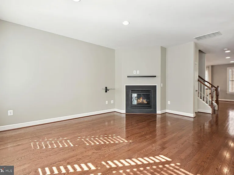3439 Kemper Rd — Photo 16