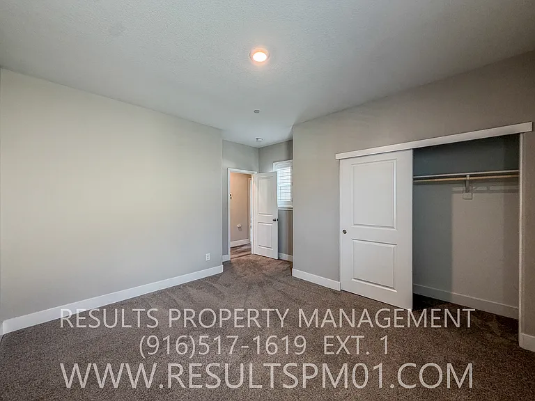587 River St — Photo 32