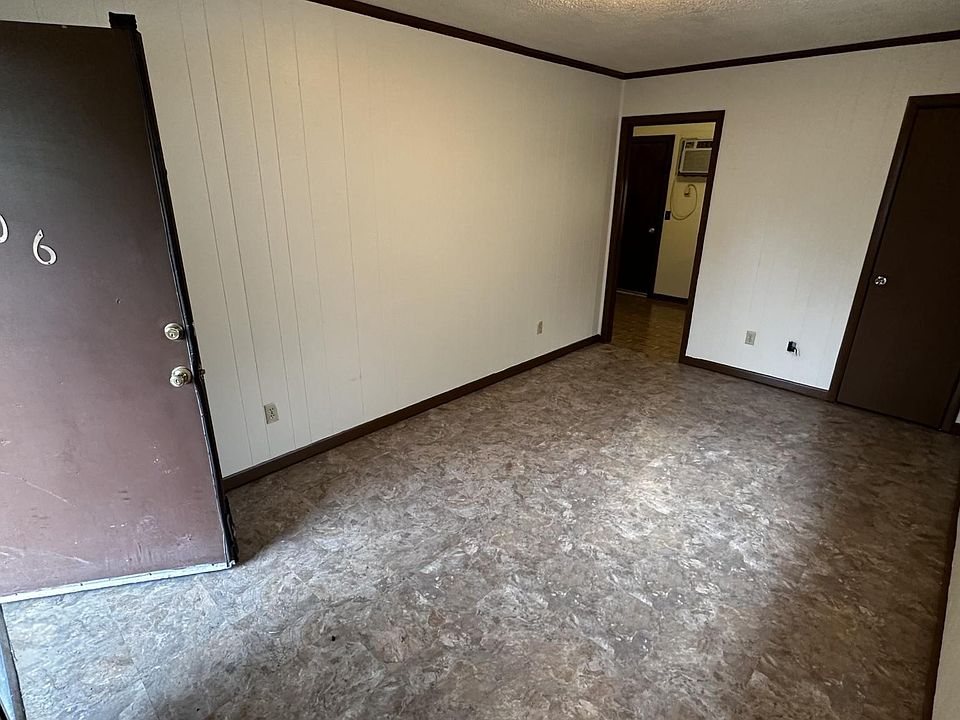 1st image of 606 Malibu Dr #606