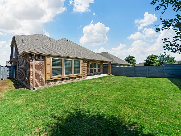 7404 Hawthorne Way — Photo 53
