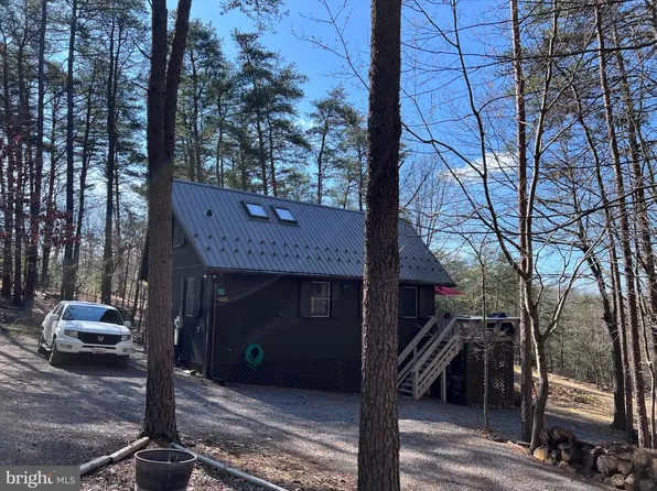 75 Ruffed Grouse Ln, Berkeley Springs, WV 25411