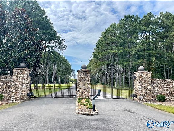 4th image of 17 Worthington Ln