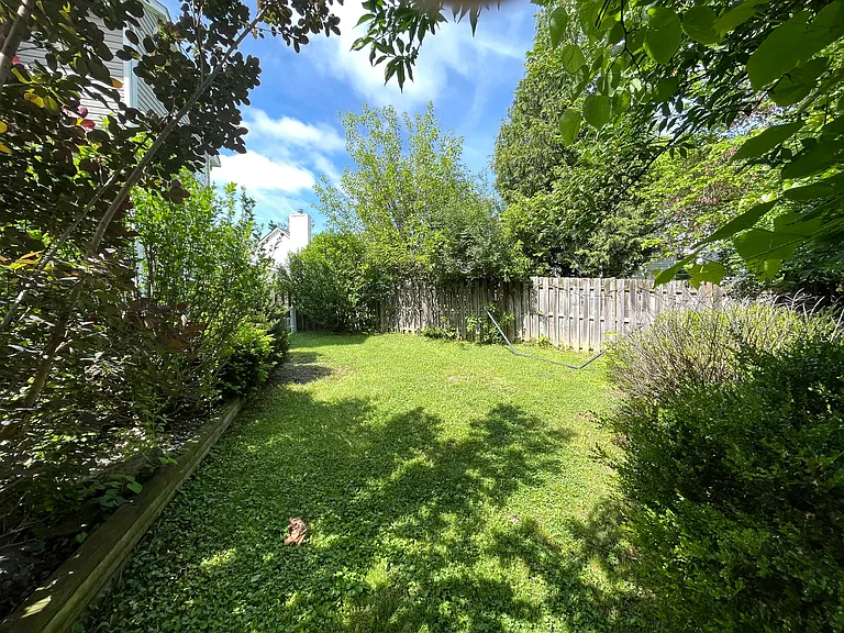 645 Declaration Ct — Photo 29