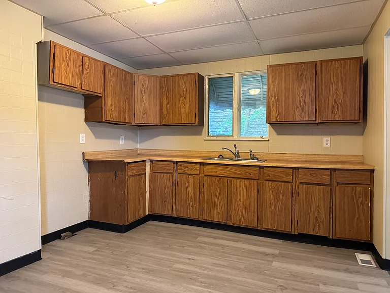 1802 Ferry Ave — Photo 1