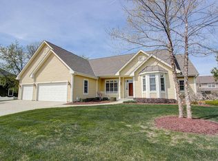 1295 Niagara Rd, Oconomowoc, WI 53066