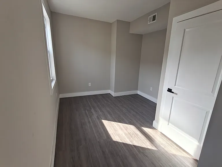 494 S 18th St #3 — Photo 6