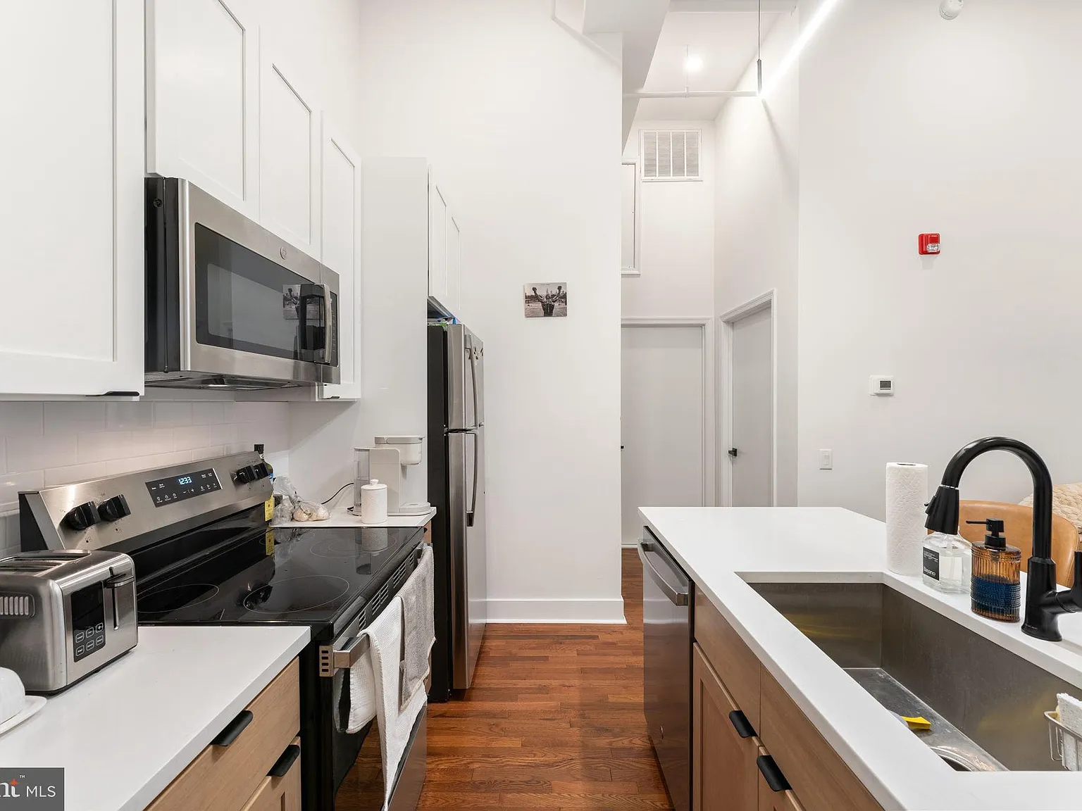 1 bed, 1.0 bath, 634 sqft, $1,695 — Photo 4