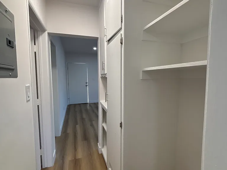 4555 W 173rd St #3 — Photo 8