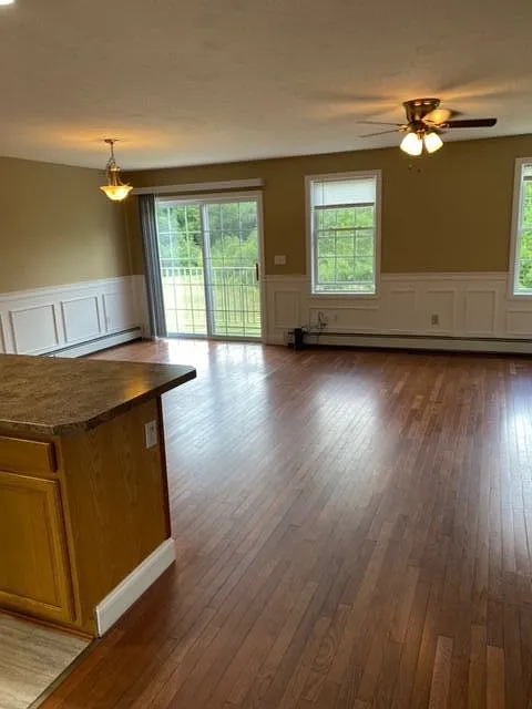 3 bed, 2.0 bath, 2000 sqft, $2,700 — Photo 3