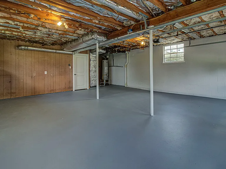 9521 Mobile Dr — Photo 42