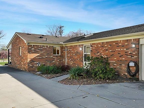 4th image of 39039 Shoreline Dr