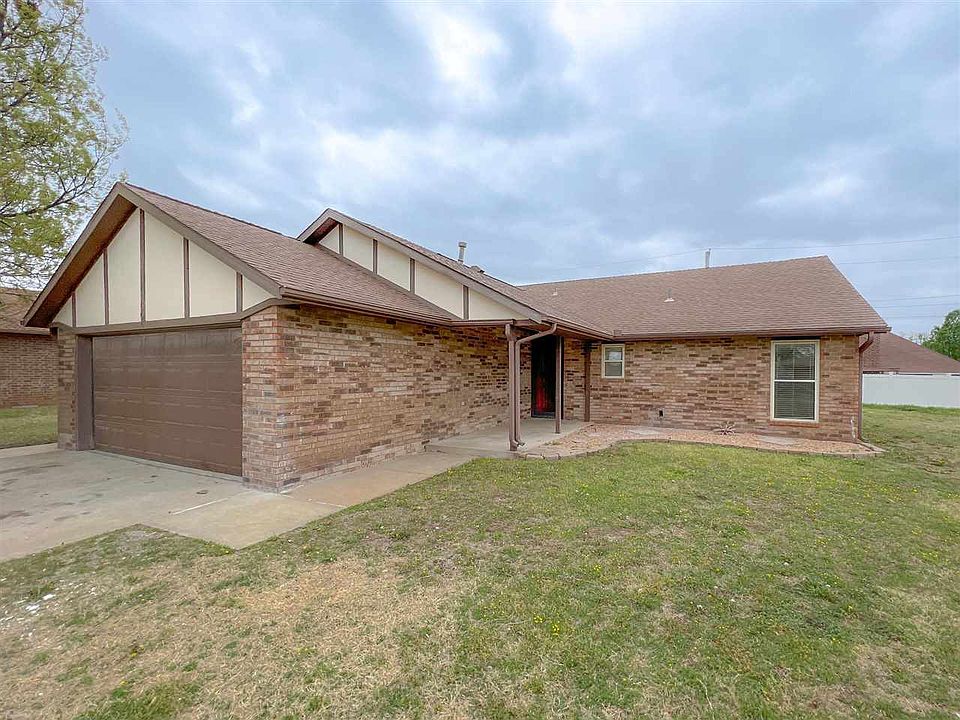 1st image of 504 Shamrock Cir