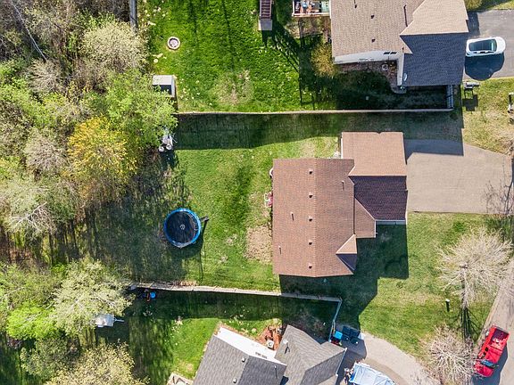3rd image of 303 Arabian Ln SE