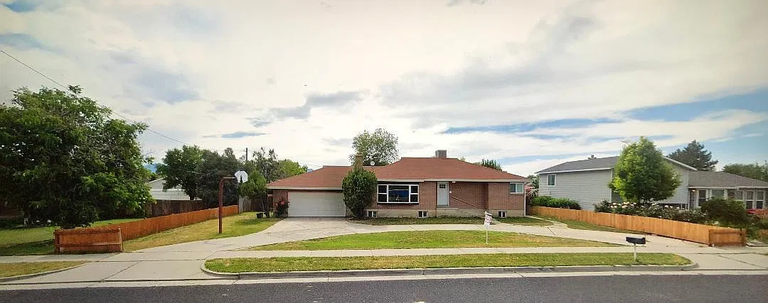 5054 S 2200 W — Photo 1