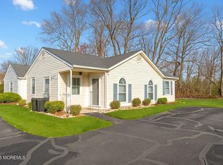 35 Ivy Ridge Close, Freehold, NJ 07728