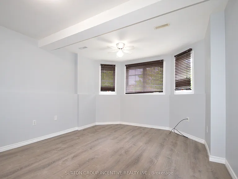 39 Jones Dr #LOWER — Photo 9