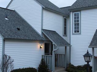 915 Abingdon Ct, Gurnee, IL 60031