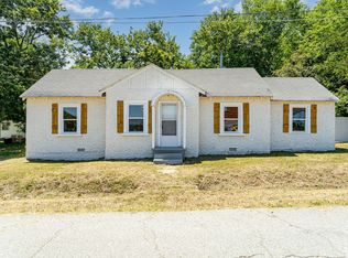 145 Parkway Dr, Yanceyville, NC 27379
