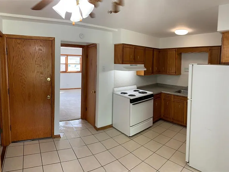 11945 S Hamlin Ave #2B — Photo 3