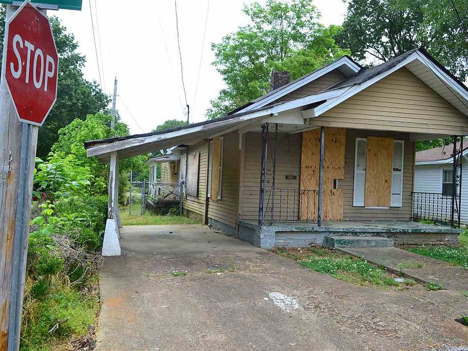 2nd image of 120 Logan St
