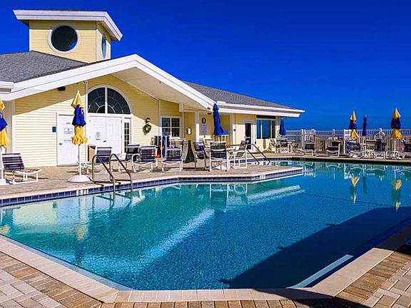 Tenant will have access to the pool, spa and clubhouse, the site of many social activities. Water aerobics are a big hit in the mornings.