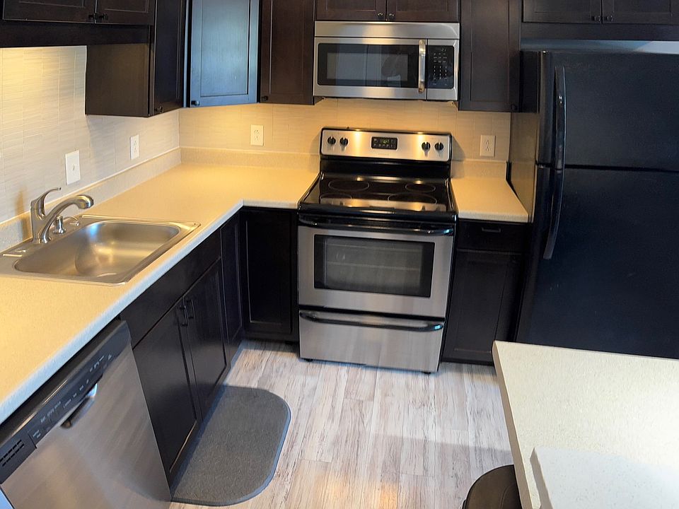 Open Kitchen (NOT a small galley kitchen)