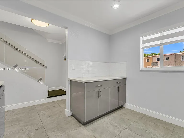 5452 NW 169th Ter — Photo 5