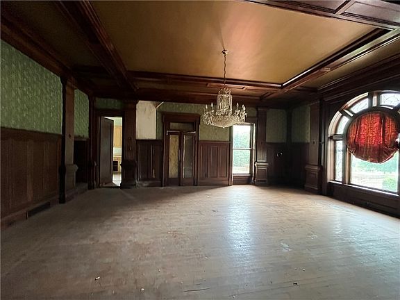 5th image of 357 W Decatur St