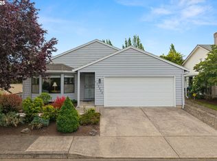 15802 NE Sacramento St, Portland, OR 97230