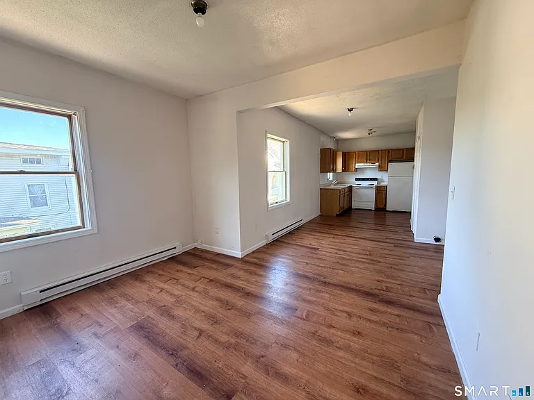 192 S Main St — Photo 8