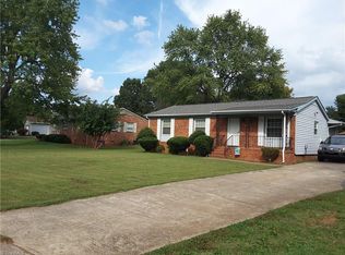 826 Rosecrest Dr, High Point, NC 27260