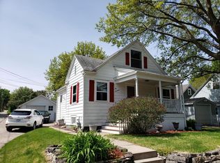 417 24th St NE, Cedar Rapids, IA 52402