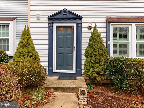 4th image of 6806 Hutchison St