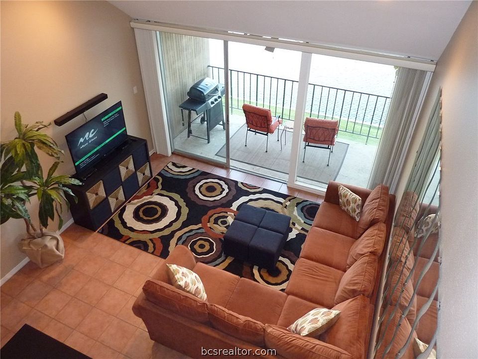 1st image of 12600 Melville Dr