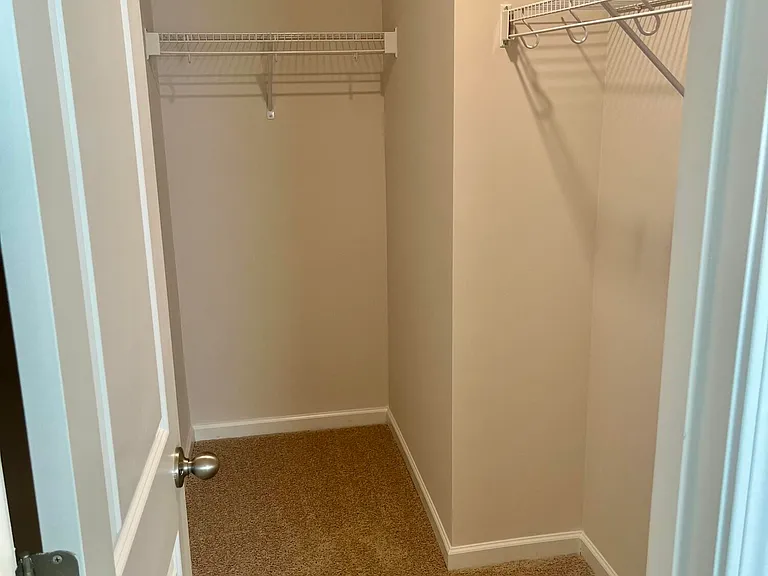 298 Robert Pl — Photo 27