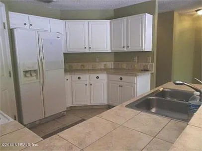 Beautiful home with Privacy! — Photo 4
