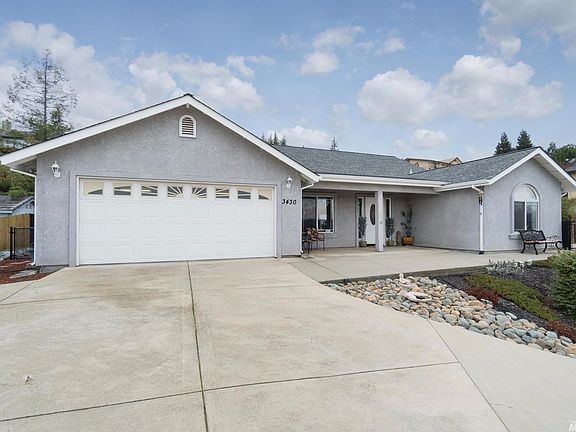 3rd image of 3430 Charito Ln