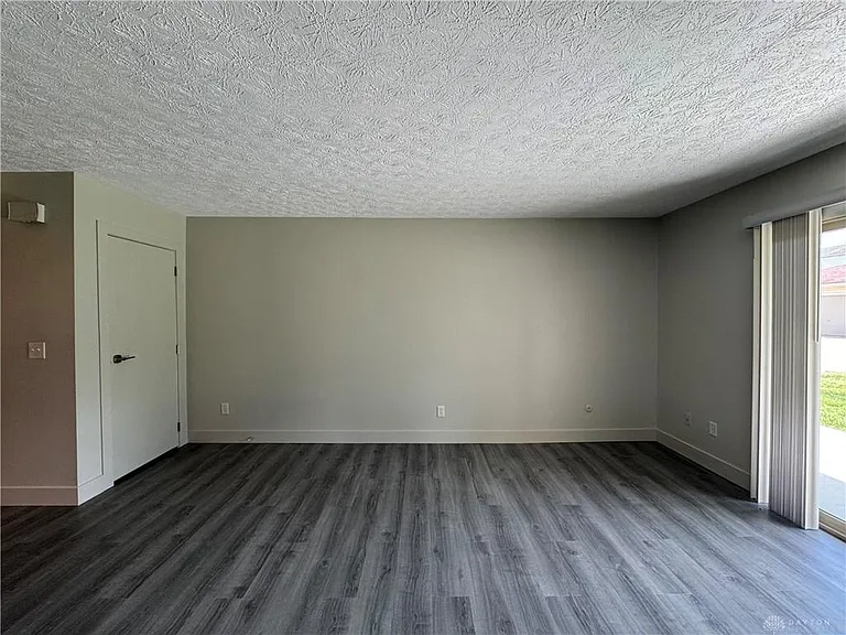 1250 Robbins Run Ct — Photo 8