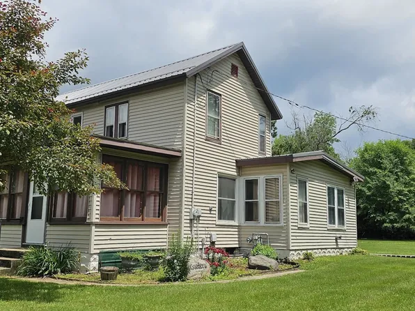 28953 Adams St, Lone Rock, WI 53556