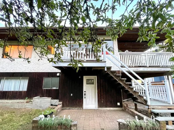 2133 Sperling Ave, Burnaby, BC V5B 4K6