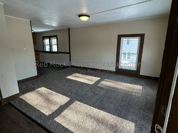 171 1/2 Linn St, Janesville, WI 53548