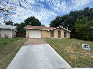 318 Glendale Dr, Grand Prairie, TX 75052