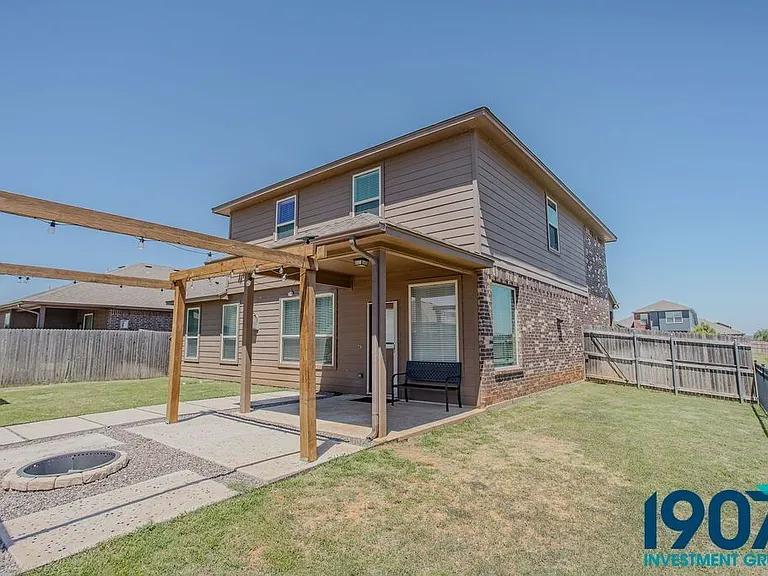 2501 Caden Ct — Photo 43