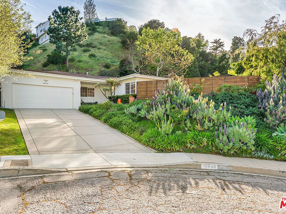 1st image of 10608 Lindamere Dr
